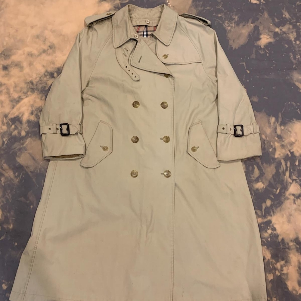 Vintage trench coat Size large